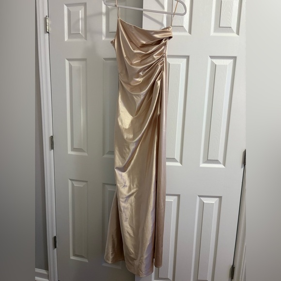 Elegant Gold Satin Gown - Picture 1 of 3